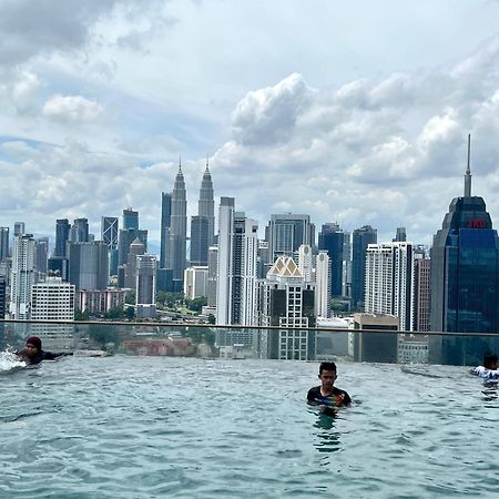 Regalia Sky Pool Klcc By Pasira Home Kuala Lumpur Exteriör bild